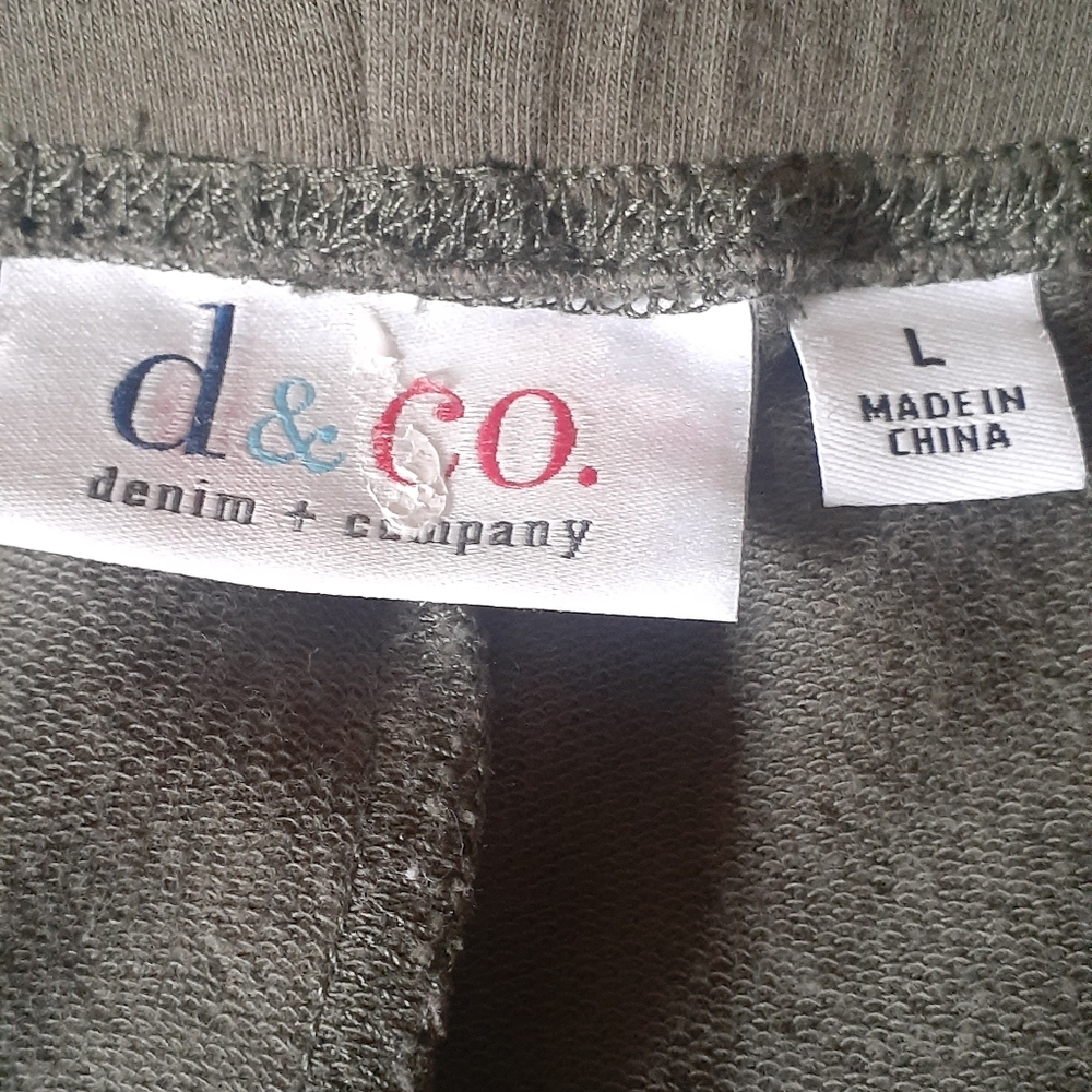 D & Co. - Picture 3 of 6